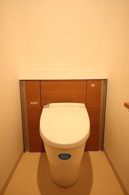 狭いトイレ空間をお洒落空間に 京都市伏見区