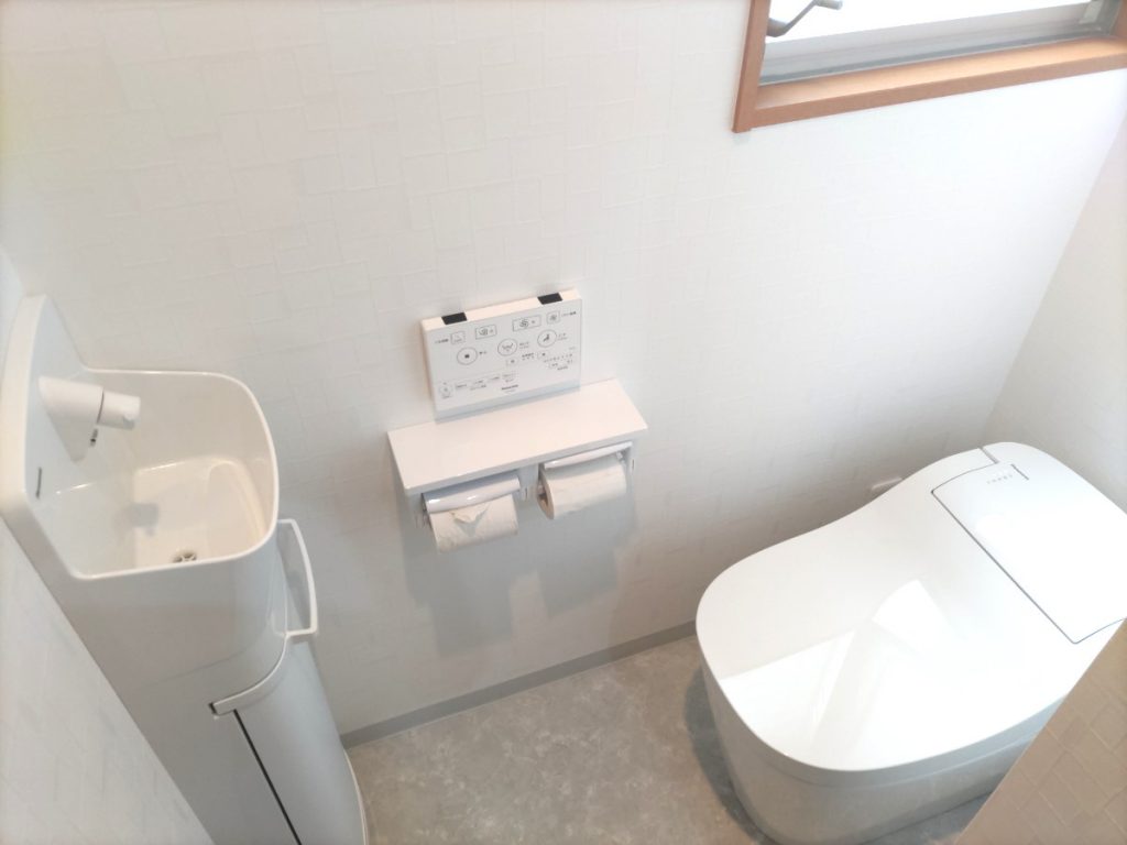 お掃除ラクラクな清潔感あふれるトイレに改装！京都市伏見区