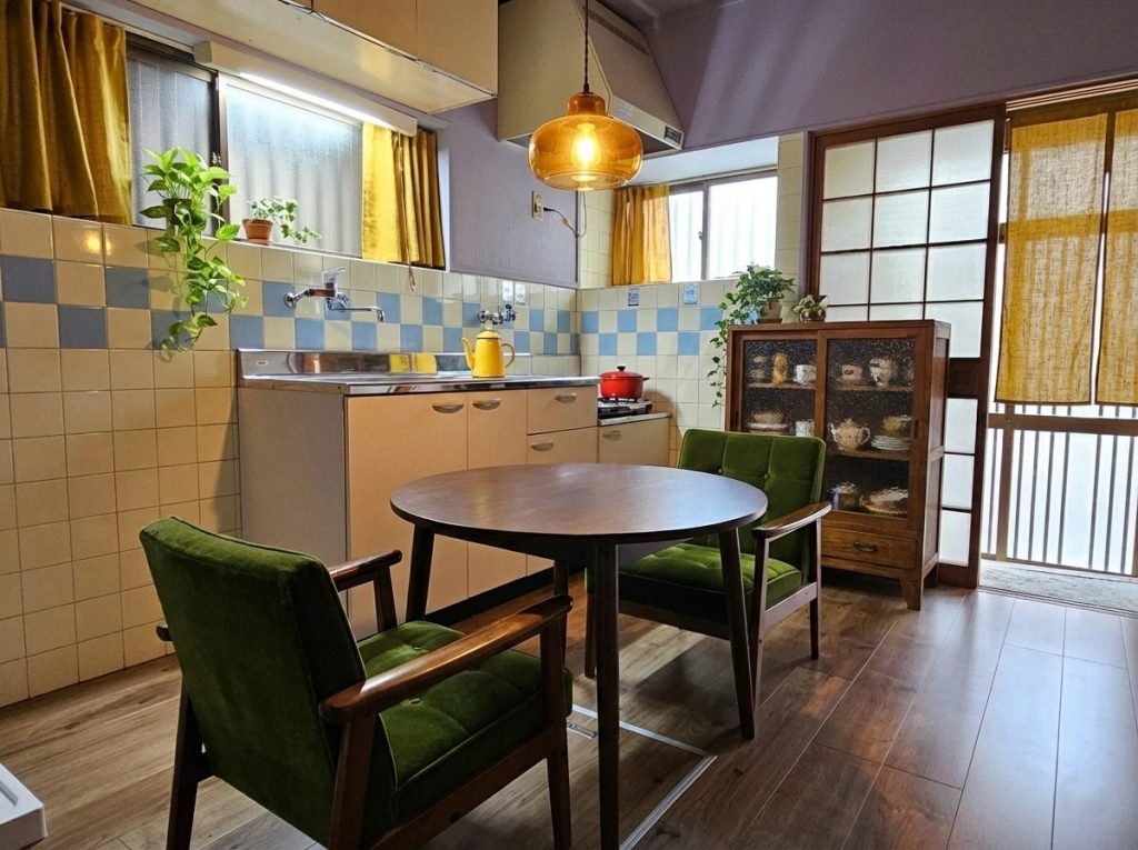 昭和レトロを残したゲストハウスへリフォーム　京都市南区